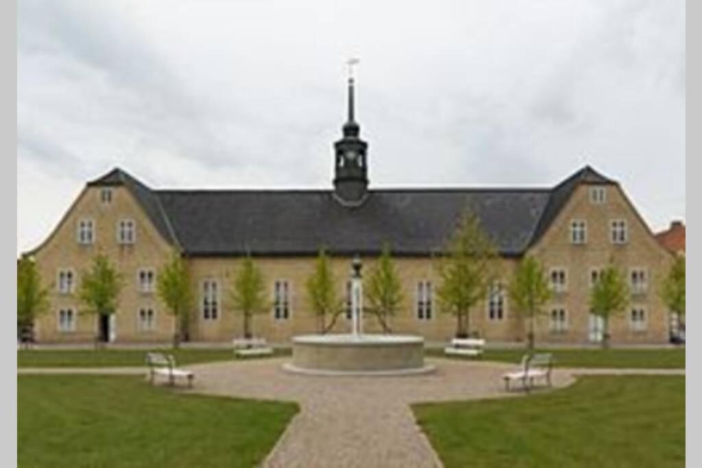 Big House In The Countryside Near Unesco City คราสเตียนฟิลด์ ภายนอก รูปภาพ
